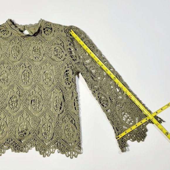 Ultra Pink Sage Crochet Lacey Scalloped Bell Sleeve & Lined Pop Over Blouse (L) - Picture 12 of 12